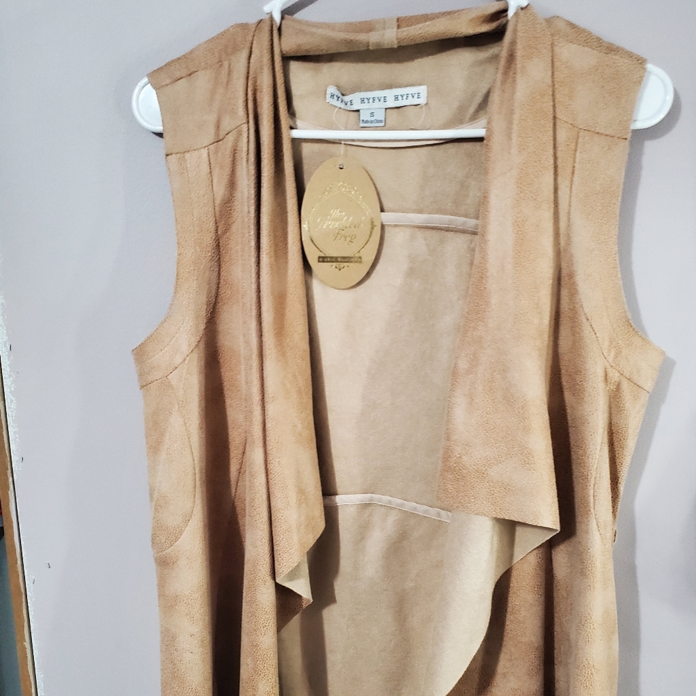 Camel Vest